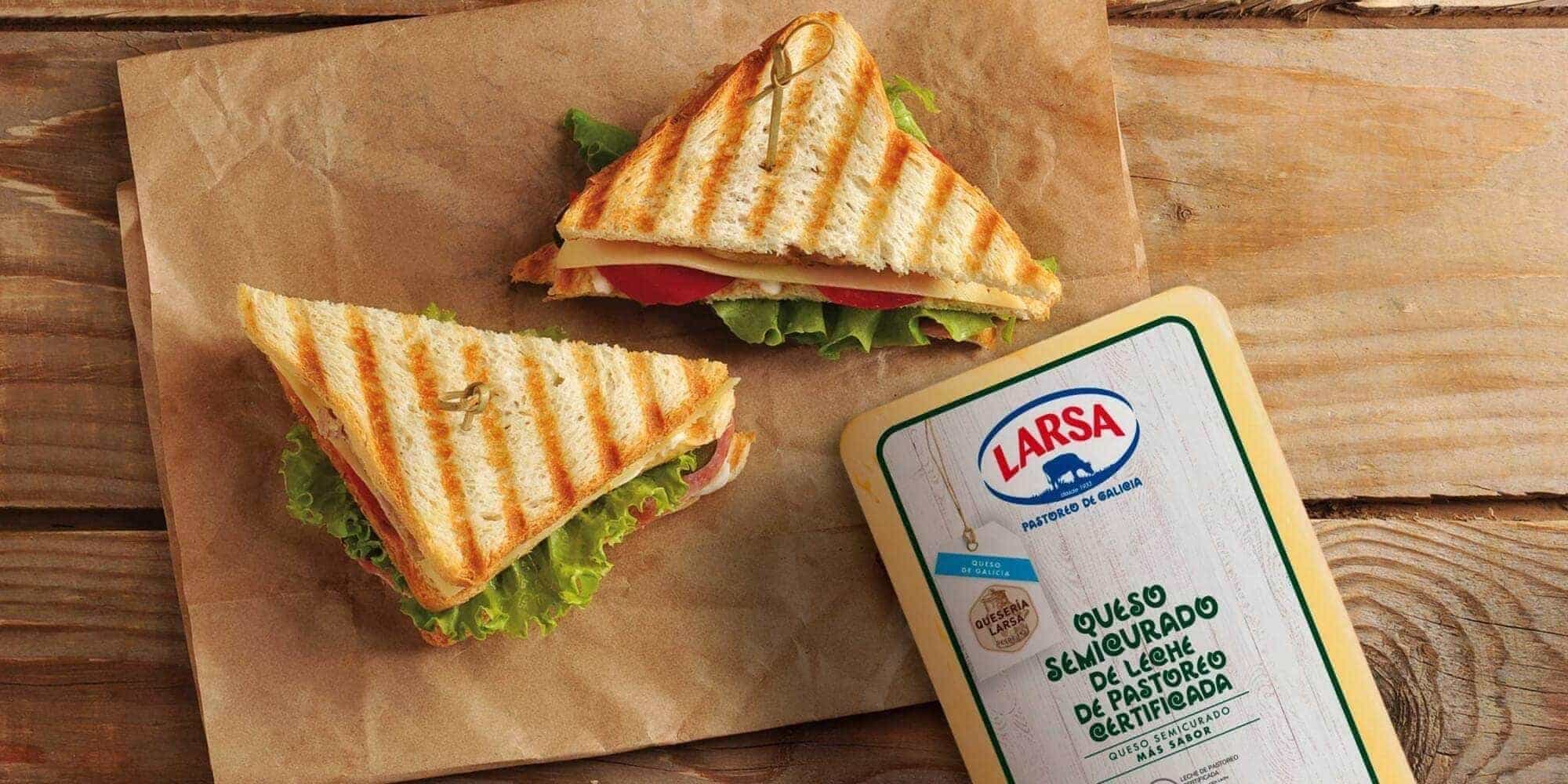 El queso perfecto para un sándwich aún más sabroso: Semicurado, en barra y con Leche de Pastoreo