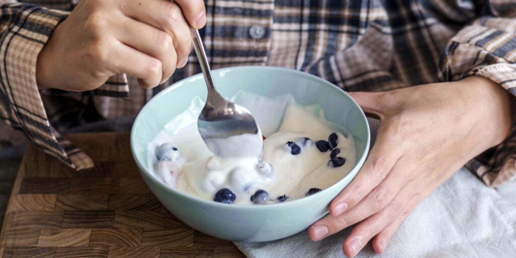 Beneficios de consumir yogur con fruta