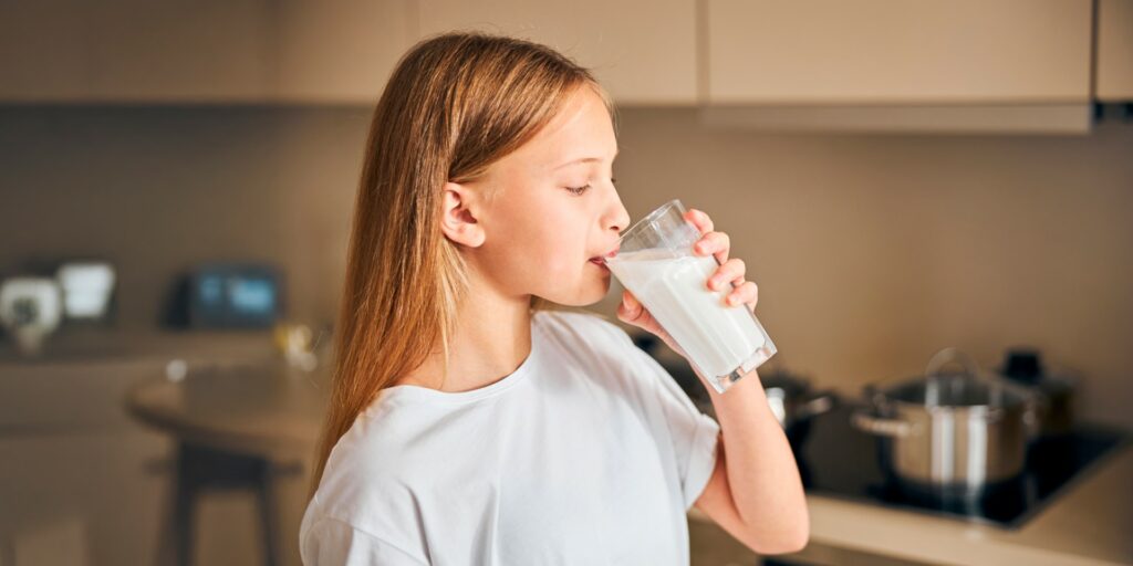 Cantos alimentos lácteos debemos consumir ao día en cada etapa vital?