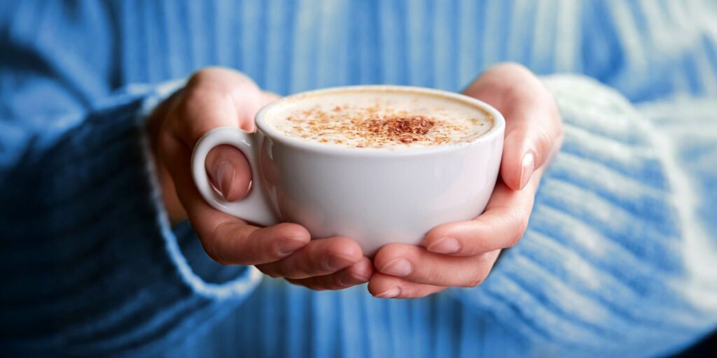 Cómo preparar un capuchino en casa
