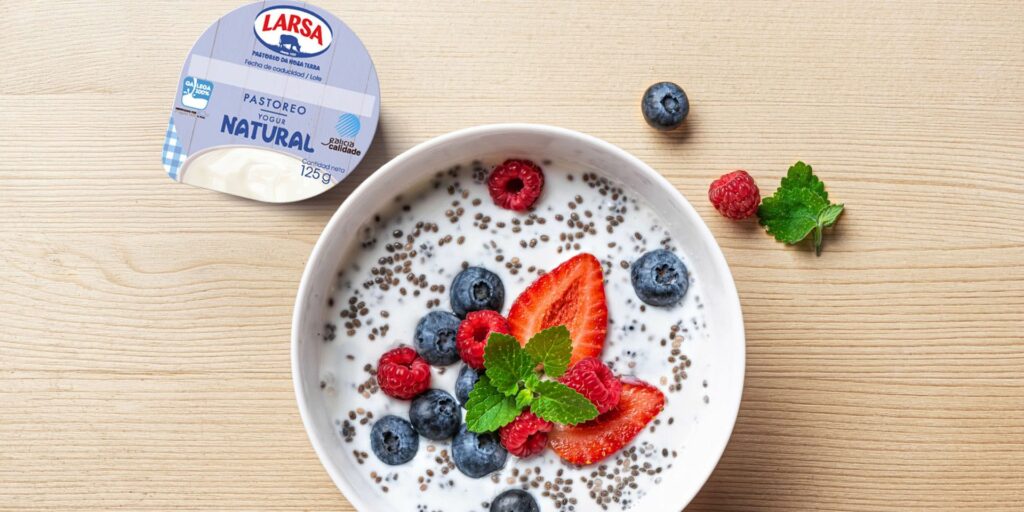 Cómo comer chía con yogur: una forma sencilla de cuidarte cada día